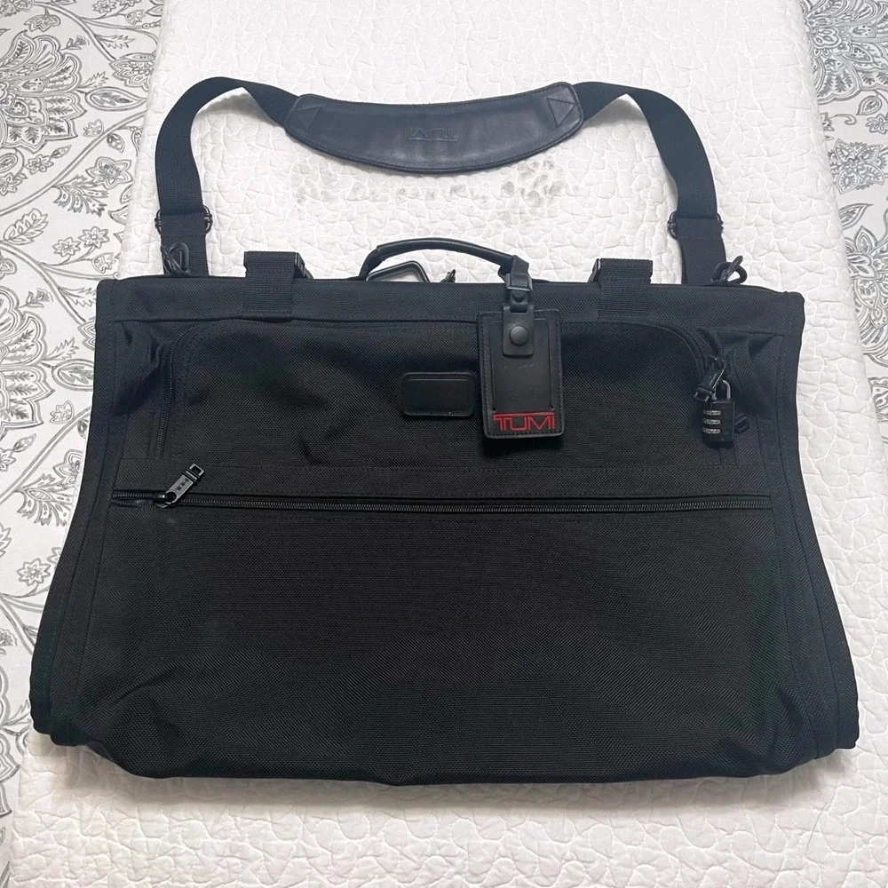 TUMI 236D3 Black Ballistic Nylon Tri-Fold Garment Bag Travel Suit Carrier